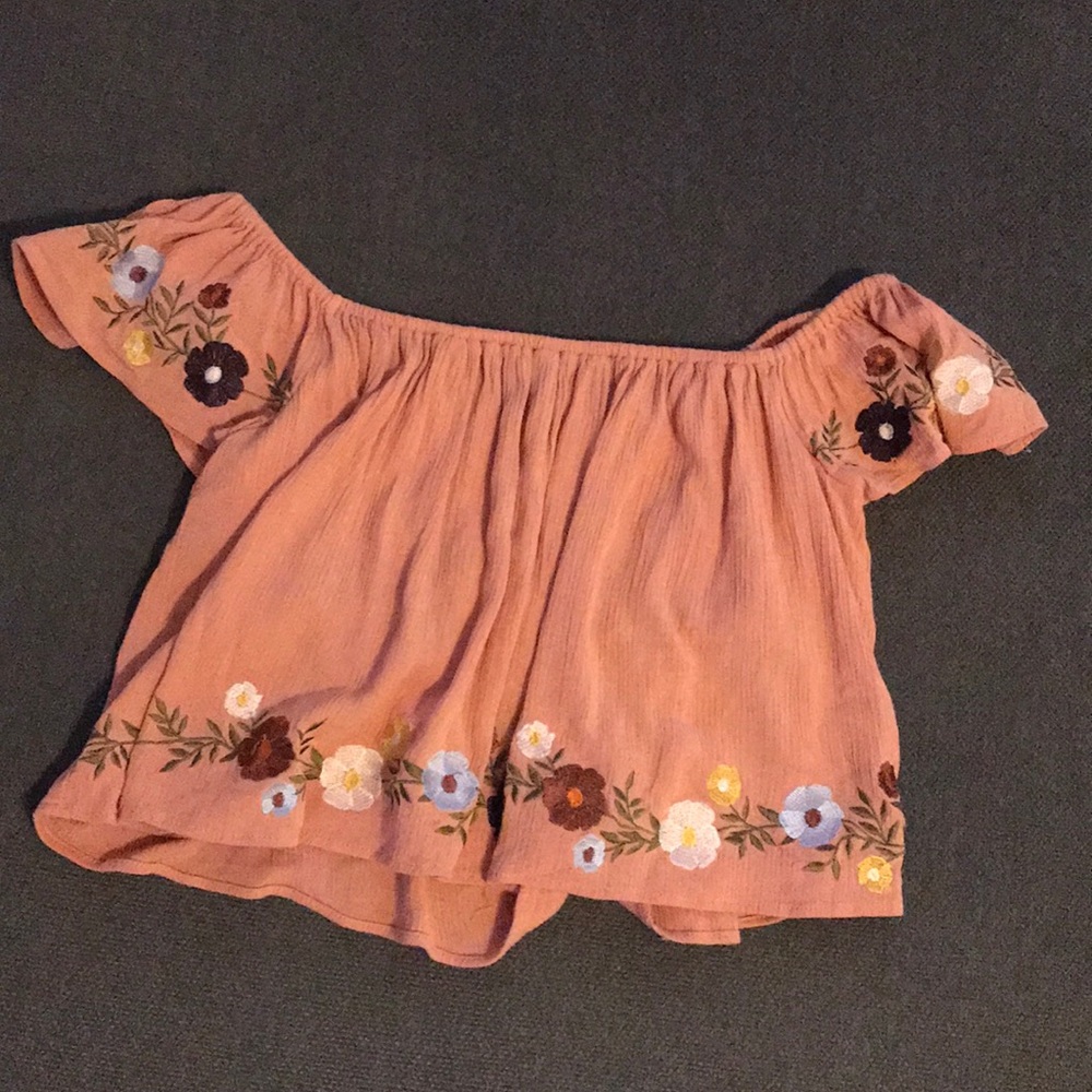 🦋Forever 21 off the shoulder cropped shirt🦋
